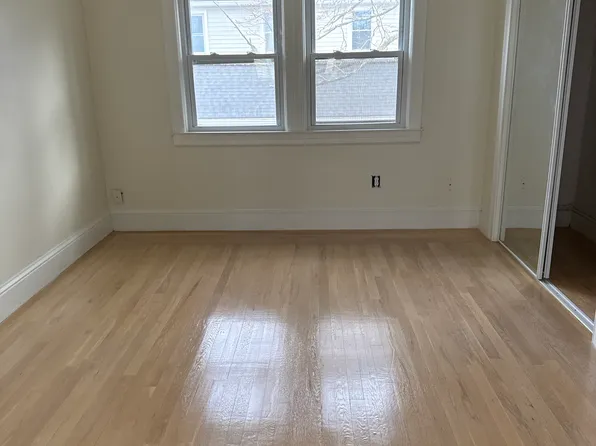 14 Mink Rd Floor 2, Providence, RI 02908