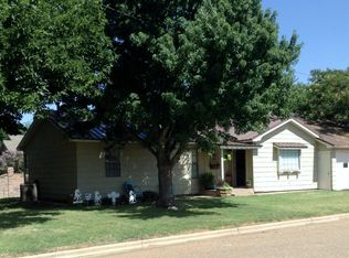 1115 7th St, Olton, TX 79064