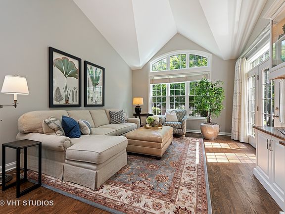 2nd image of 3001 Lexington Ln