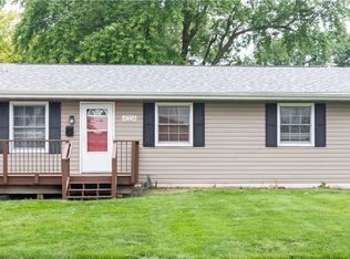 4004 64th St, Urbandale, IA 50322