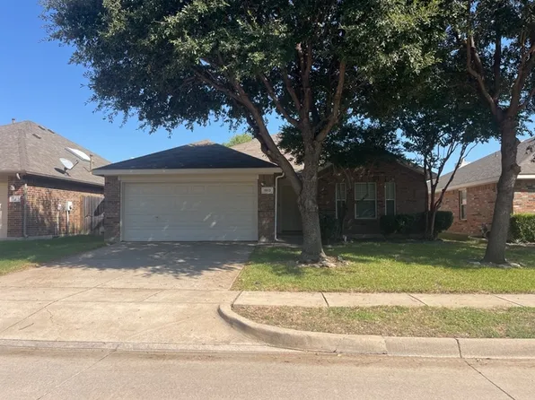 1513 Kingfisher Dr, Fort Worth, TX 76131