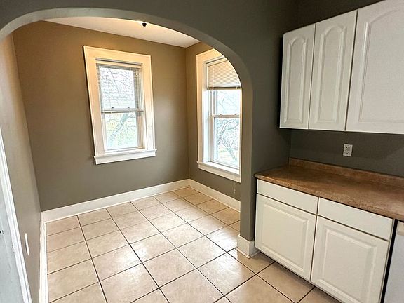 4th image of 2200 Broadway St #1/2