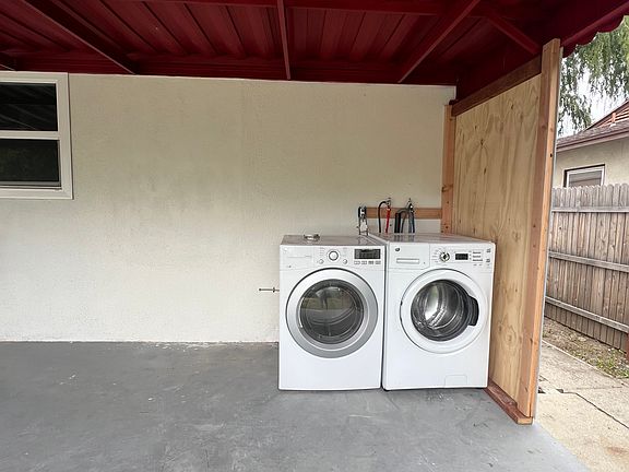 5th image of 190 Ford Ave #2