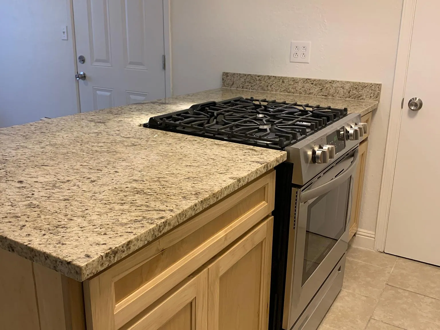3 bed, 1248 sqft, $1,650 — Photo 3