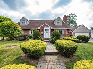 1429 Hendrickson Ave, Merrick, NY 11566