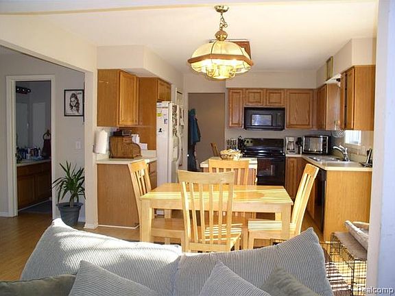 3rd image of 2236 Amber Dr