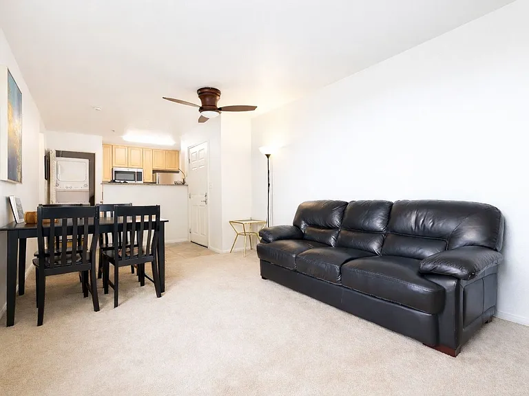 1970 Columbia St #501 — Photo 2