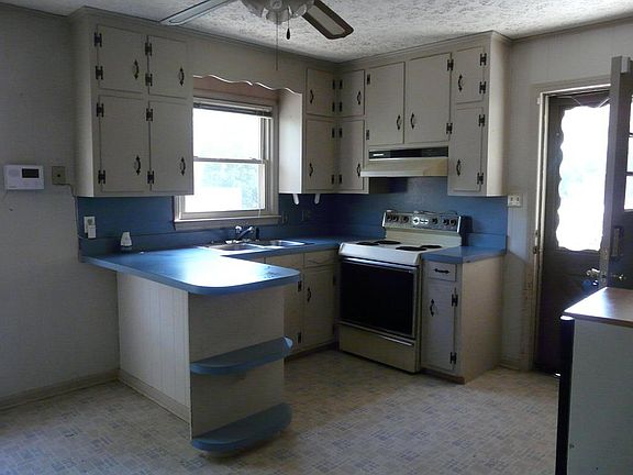2nd image of 115 Crestwood Dr