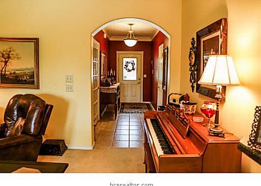 3rd image of 12 Tonkawa Dr E
