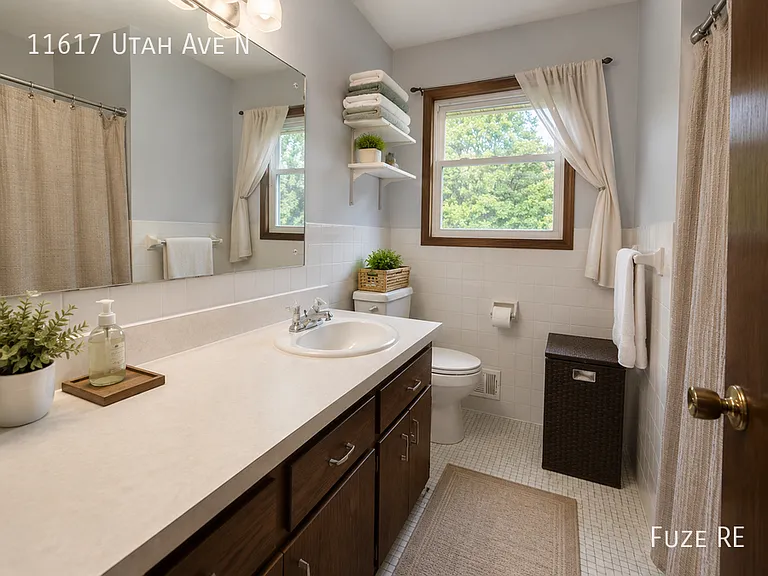 11617 Utah Ave N — Photo 11