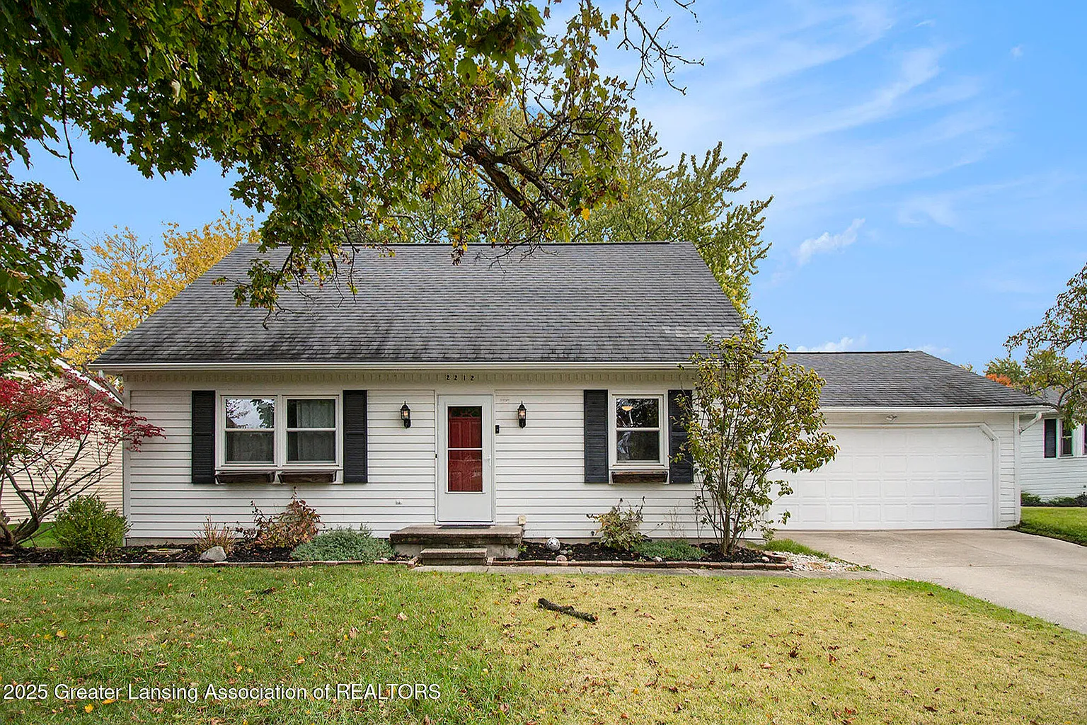 2212 Holiday Ln photo 1