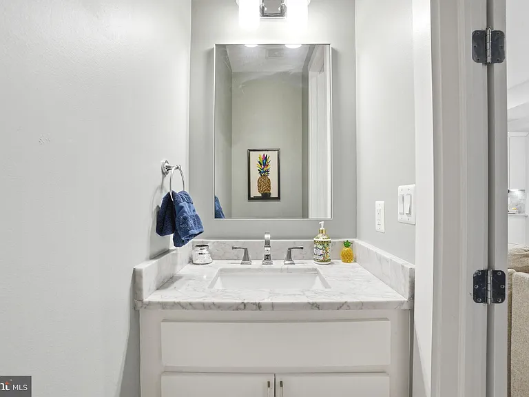 145 Adams St NW #1 — Photo 6