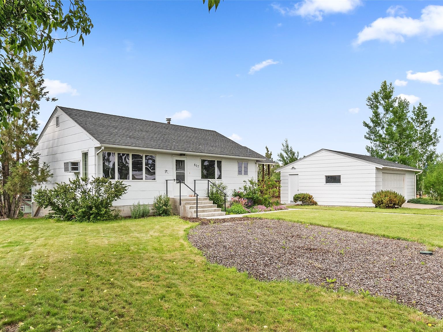 807 Montana Ave, Deer Lodge, MT 59722 Zillow