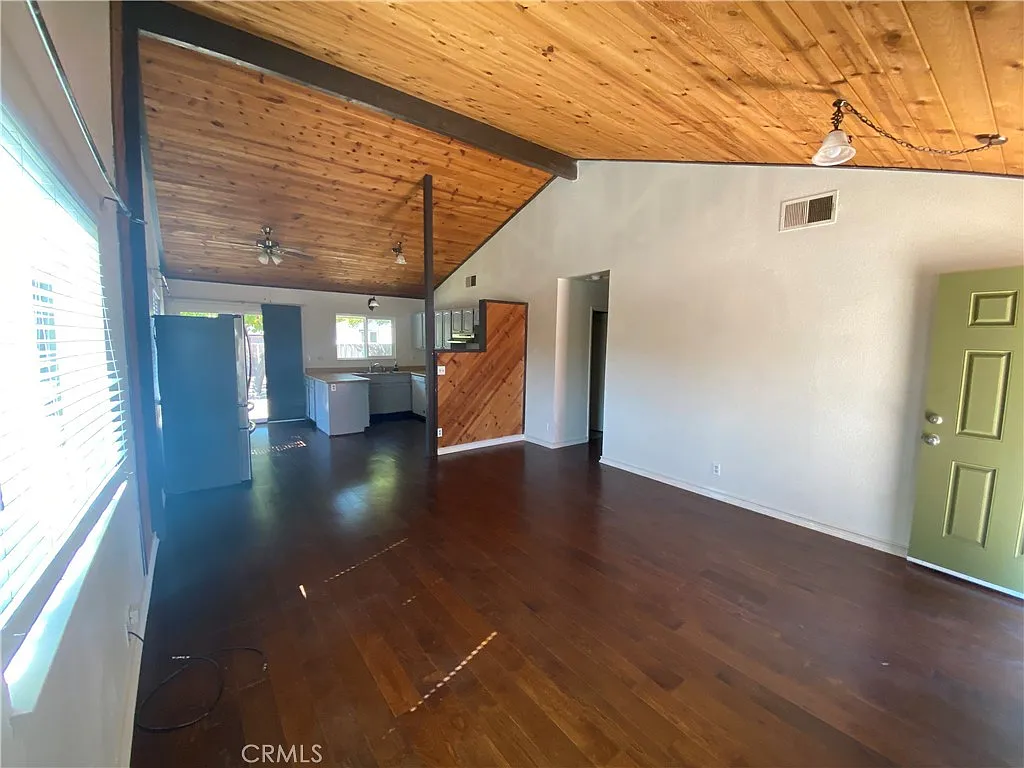 3 bed, 1080 sqft, $1,925 — Photo 4