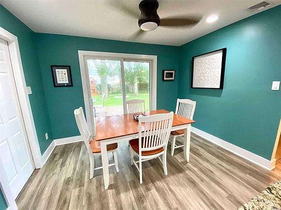 5th image of 11 Holly Hill Ln