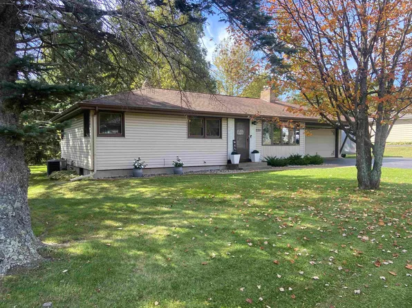 2335 Hutchinson Rd, Duluth, MN 55811