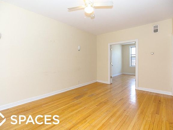 3rd image of 550 W Aldine Ave #North1