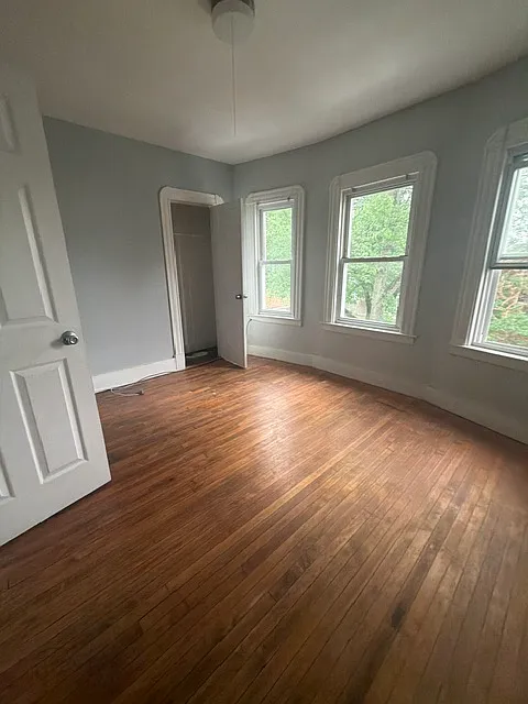 Studio, 350 sqft, $1,425 — Photo 3