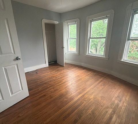 3rd image of 5 Benham St #3