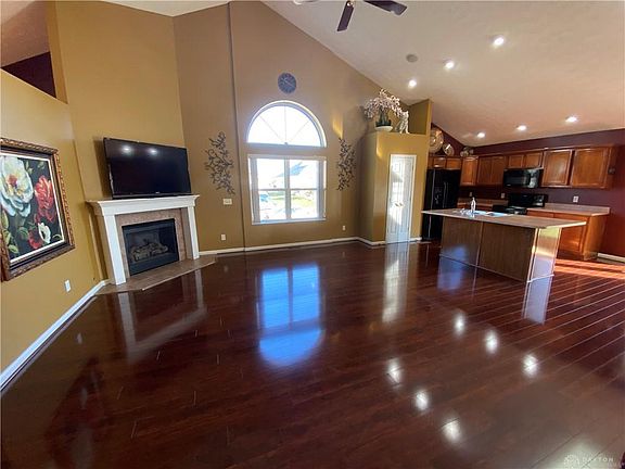 3rd image of 6926 Grovebelle Dr