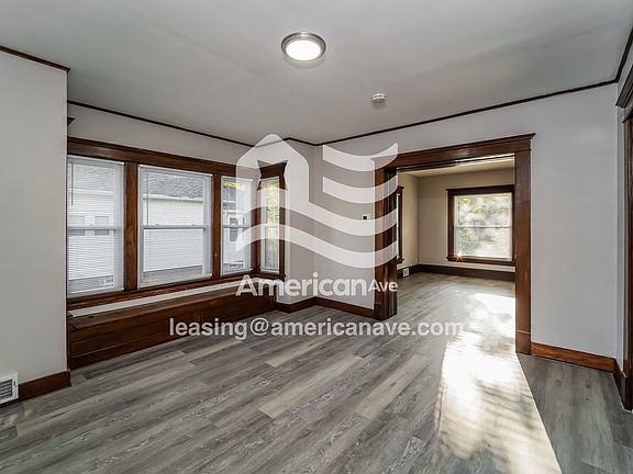 1064817_003_wm_-_living_room_13139121.jpg