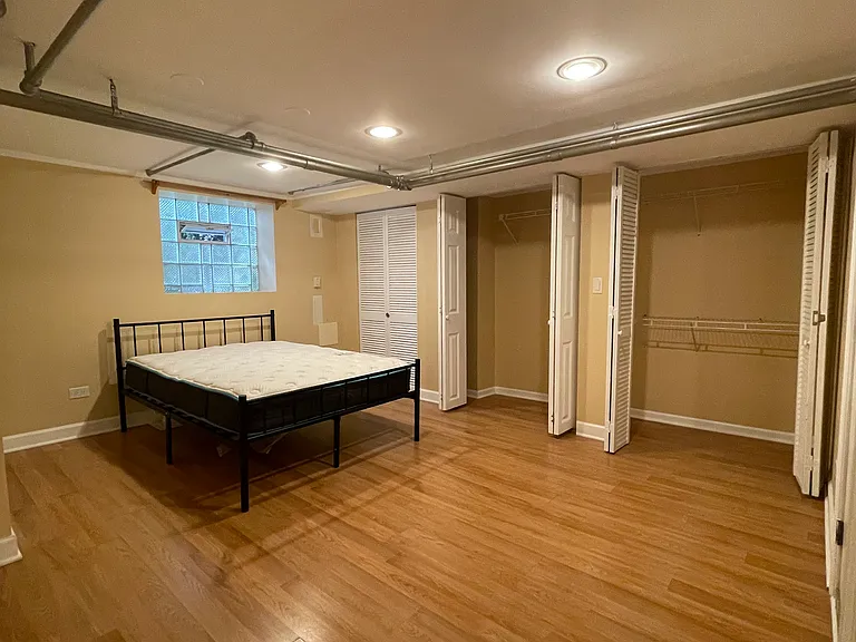 4021 W Barry Ave #G — Photo 6