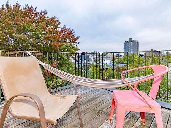 2nd image of 257 Clifton Pl #4L