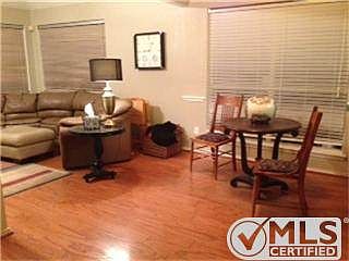4th image of 2840 Linden Ln