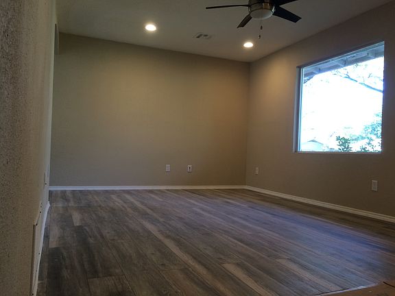3rd image of 1806 Nueces Trl