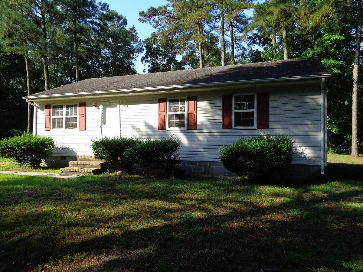 3 bed, 960 sqft, $1,690 — Photo 1