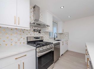 93 SE Coral Reef Cres NE, Calgary, AB T3J 3Y4