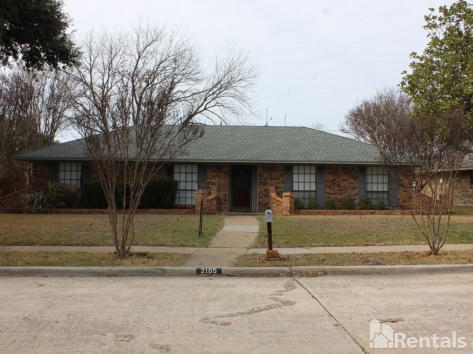 1st image of 2105 Newcastle Cir