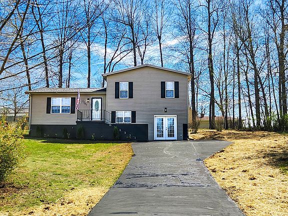 3rd image of 1207 Pearl Dr