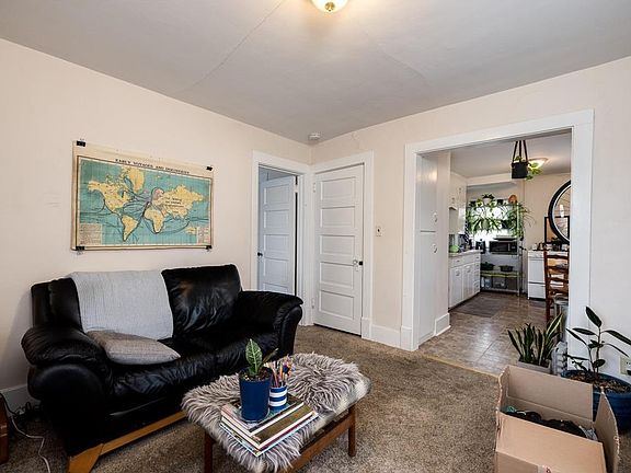 4th image of 710 1st St W APT 4