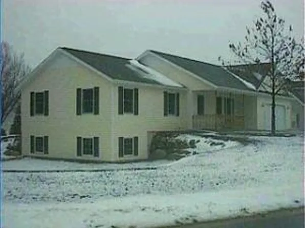 1013 Barton St, Otsego, MI 49078