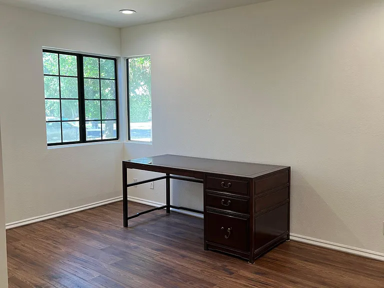 20230 Stagg St — Photo 33