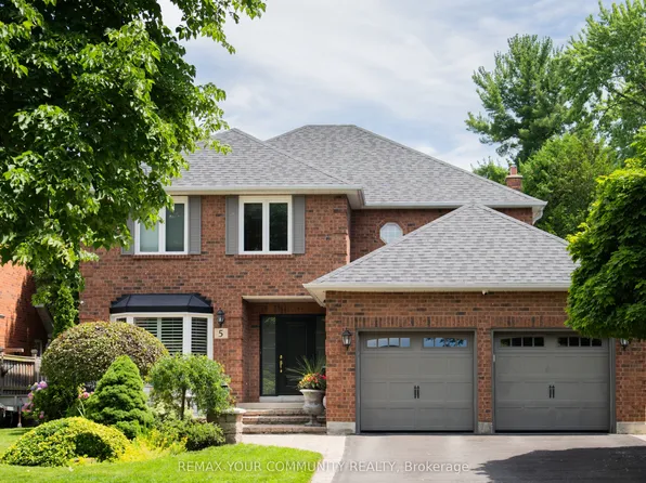 5 Carriage Ln, Clarington, ON L1E 1J9