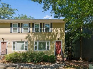 16 Holly Downs Ct NW, Atlanta, GA 30318