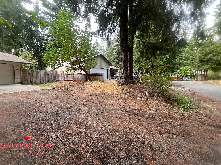 17819 Upland Dr SE — Photo 29
