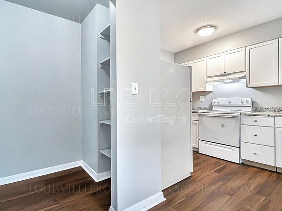 5th image of 2425 Lindsay Ave #1