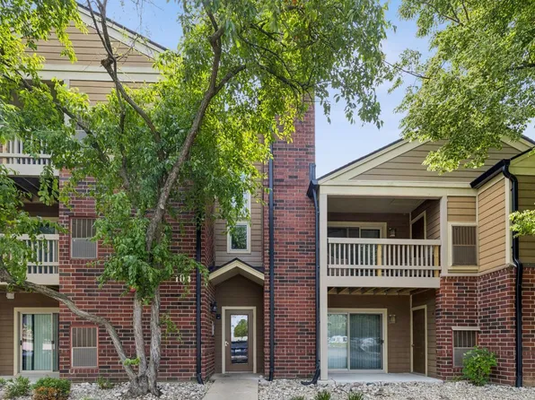 104 Glengarry Dr APT 206, Bloomingdale, IL 60108