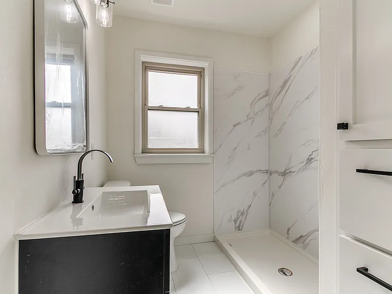 1805 N Gatewood Ave — Photo 2