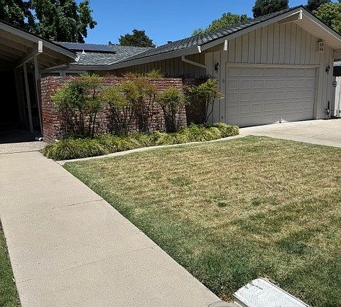 3rd image of 405 Leveland Ln