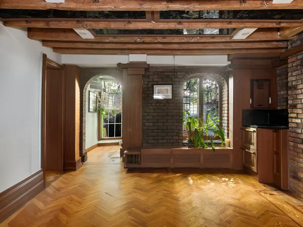 233 East 35th Street image 5 of 5