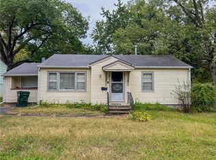 209 S 13th St, Leavenworth, KS 66048