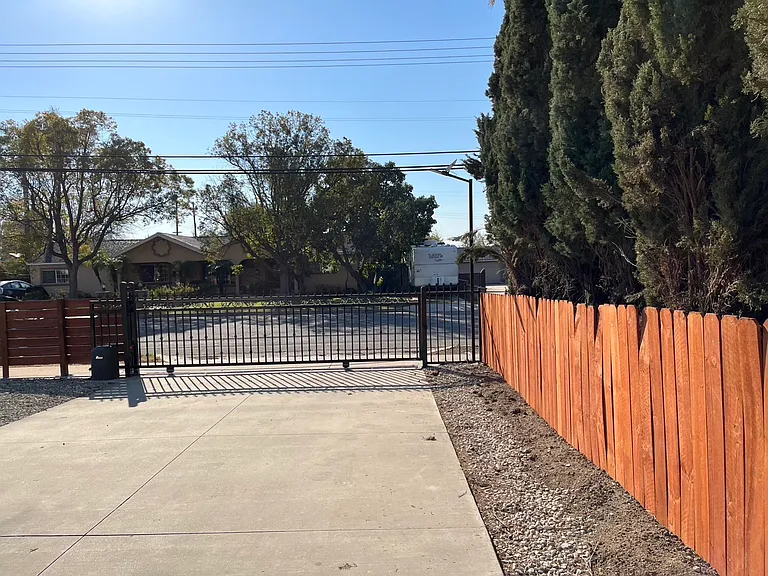559 E Juanita Ave #A — Photo 5