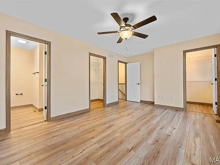 3605 Justine Dr — Photo 28