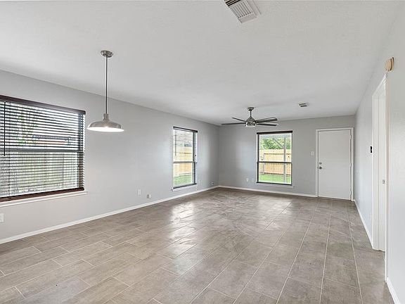 5th image of 12026 Oakner Dr