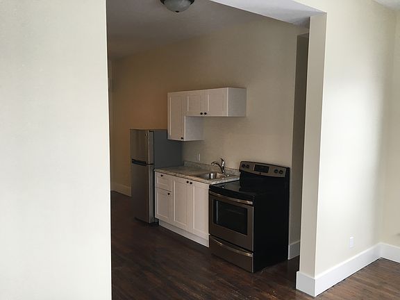 5th image of 318 Woodward Ave APT 5