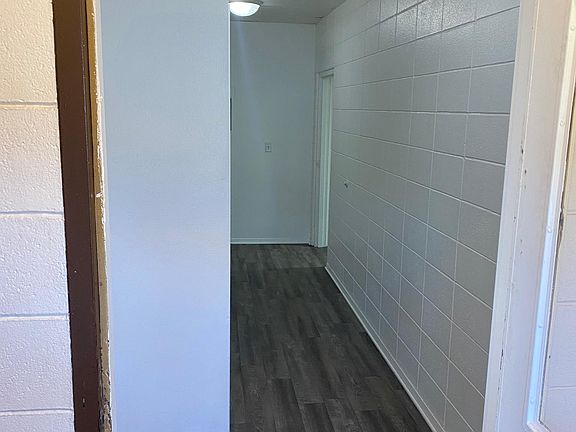 3rd image of 204 W 2nd St Unit 3